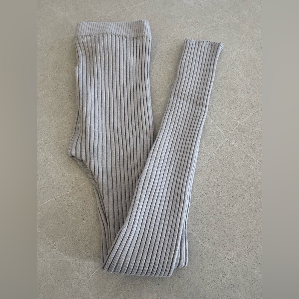437 Gaia-Style Gray Ribbed Sweater Stretchy Leggings Sz. Small TikTok